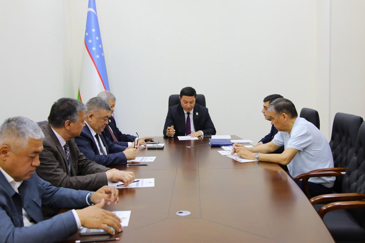 🏛 Bugun xalq deputatlari Toshkent shahar Kengashining Korrupsiyaga qarshi kurashish va xavfsizlik masalalari bo‘yicha doimiy komissiyasi yig‘ilishi bo‘lib o‘tdi.